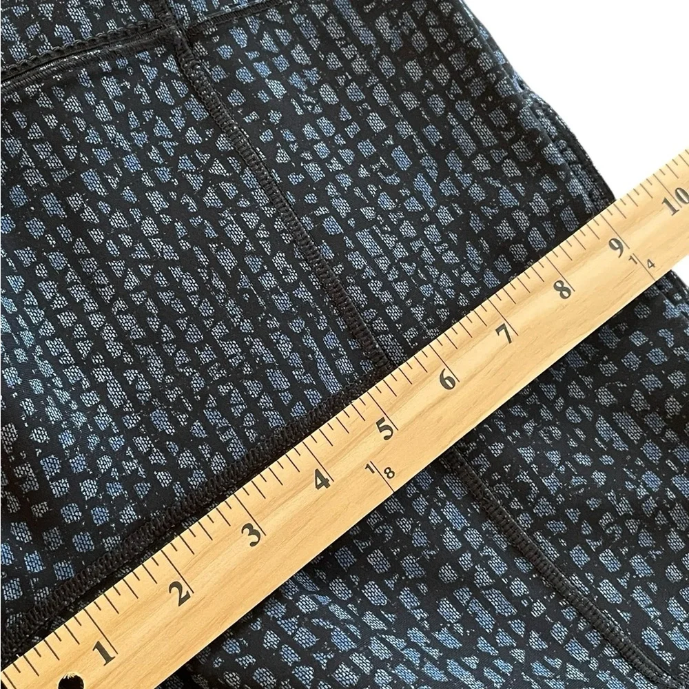 Lululemon 6 Deep Breath‎ Crop 21
